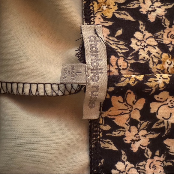 Floral skirt, L, by Charlotte Russe, excellent condition. - Picture 3 of 4